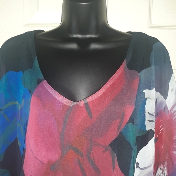 Nextmia flowy floral blouse top is layerd size 18" - Picture 3 of 7